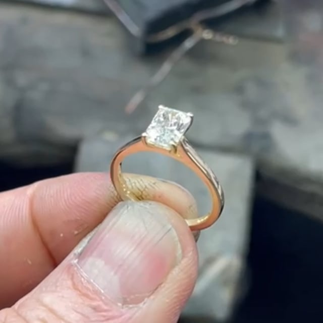 Single Stone & Solitaire Ring