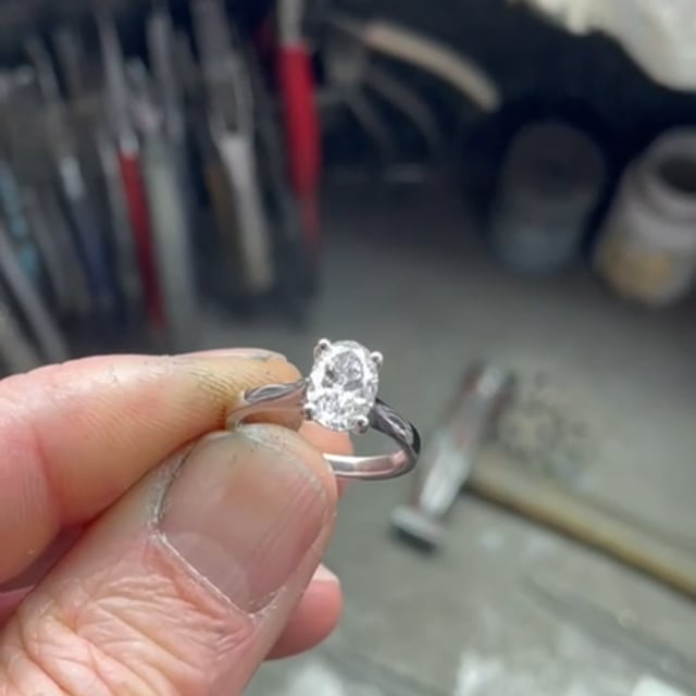 Single Stone & Solitaire Ring